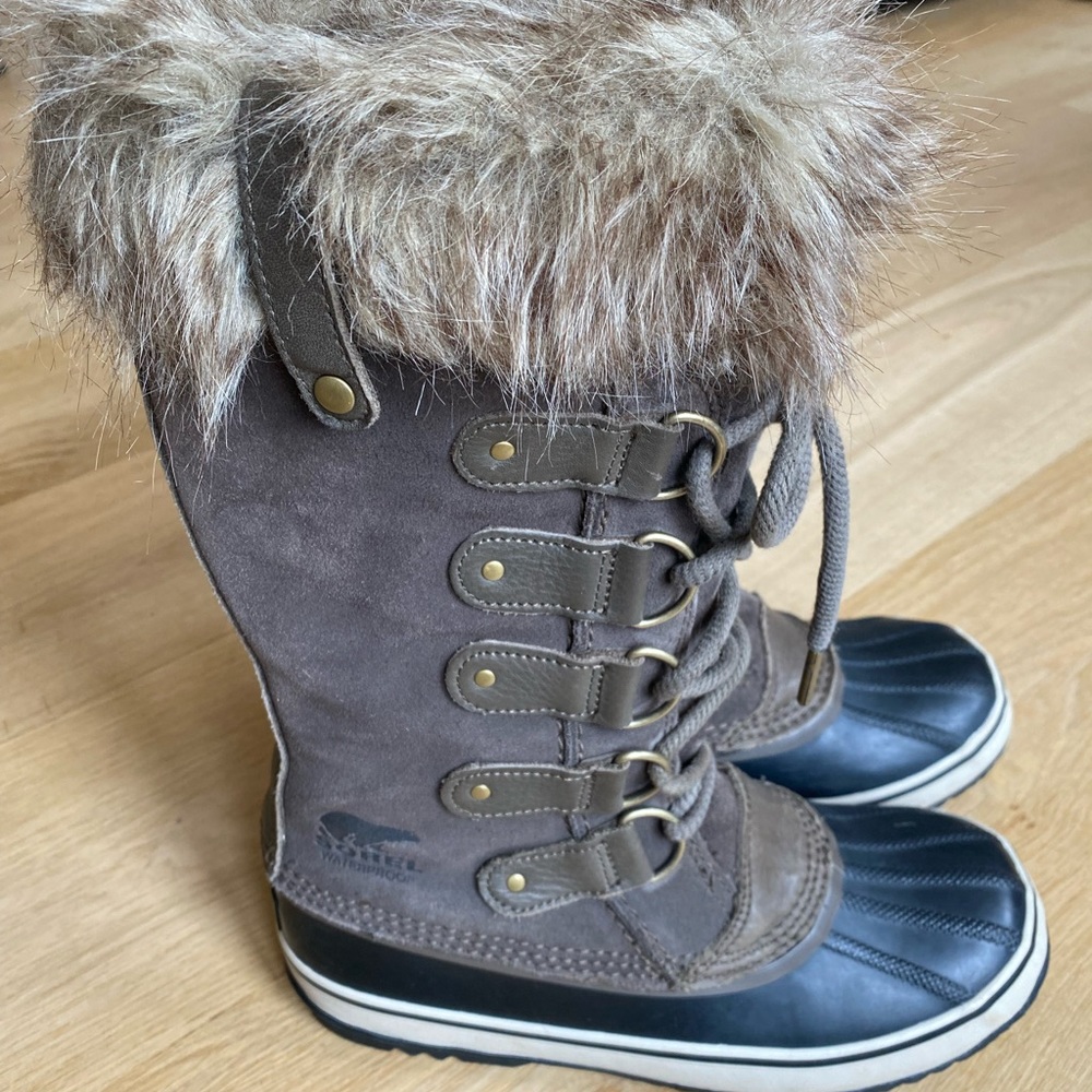 Sorel Joan of Arc women’s size 9
